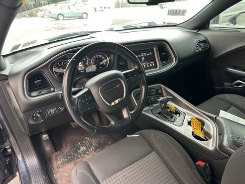 Used 2019 Dodge Challenger SXT image 15