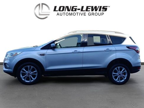 Used 2017 Ford Escape SE w/ Equipment Group 201A image 2