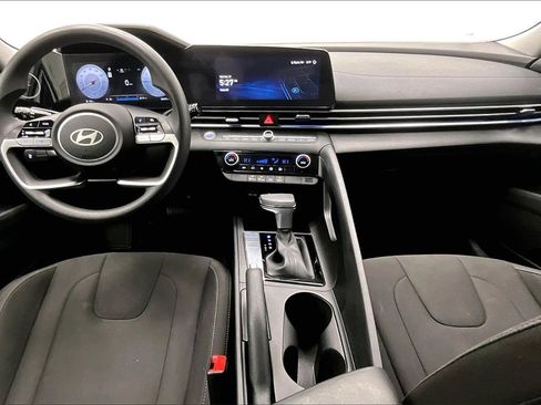 Used 2024 Hyundai Elantra SEL image 15