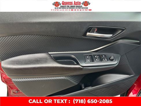Used 2018 Toyota C-HR XLE FWD image 23