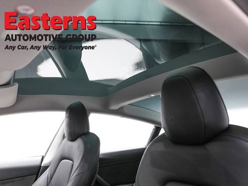 Used 2023 Tesla Model 3 Standard Range image 31