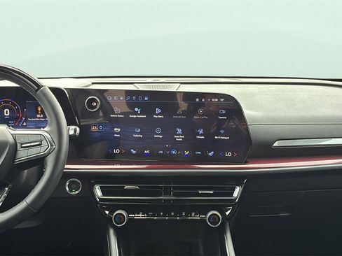 Used 2024 Chevrolet Traverse Z71 w/ Enhanced Driving Package image 29