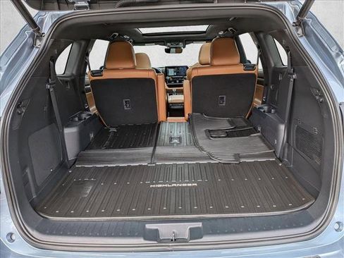Used 2022 Toyota Highlander Platinum image 7