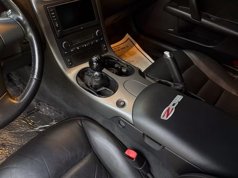 Used 2006 Chevrolet Corvette Z06 w/ Preferred Equipment Group RWD image 11