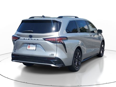 Certified 2023 Toyota Sienna XSE FWD image 6