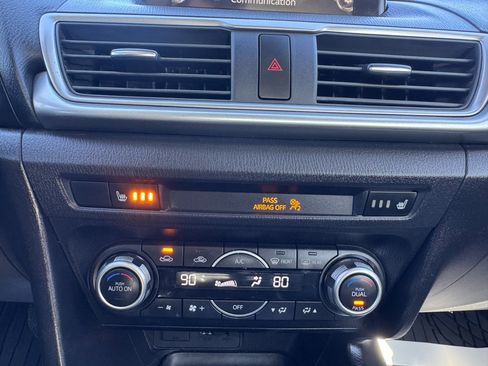 Used 2018 MAZDA MAZDA3 Touring image 17