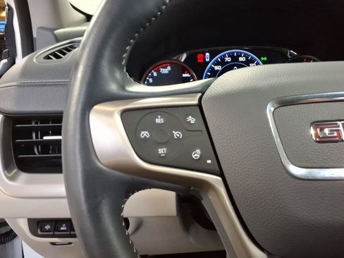 Used 2022 GMC Terrain Denali w/ Denali Premium Package AWD/4WD image 13