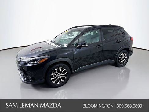 Used 2024 Toyota Corolla Cross SE w/ Moonroof Package image 3