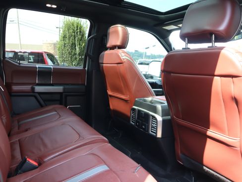 Used 2018 Ford F150 Platinum w/ Equipment Group 701A Luxury AWD/4WD image 27