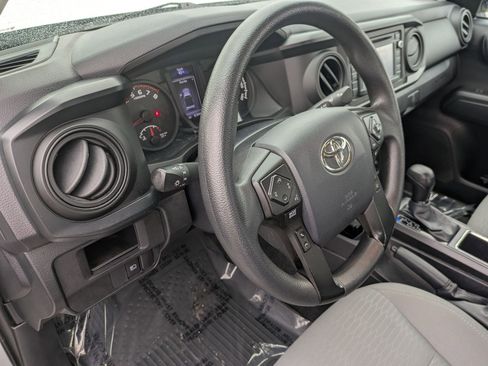 Used 2018 Toyota Tacoma SR image 15