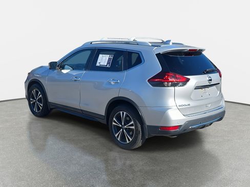 Used 2019 Nissan Rogue SV w/ Sun & Sound Touring Package image 7