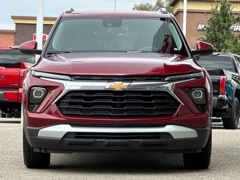 Used 2025 Chevrolet TrailBlazer LT w/ Driver Confidence Package AWD/4WD image 6