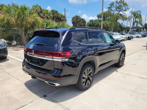 New 2026 Volkswagen Atlas SE FWD image 4