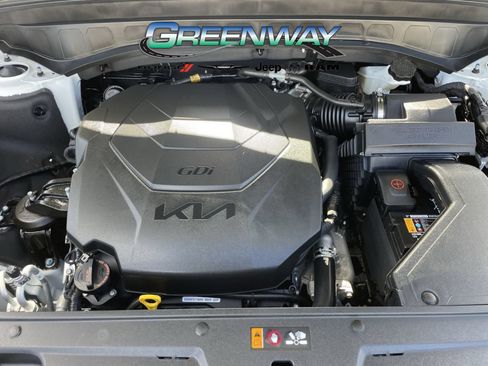 Used 2024 Kia Telluride EX w/ EX Captain's Chair Package FWD image 10