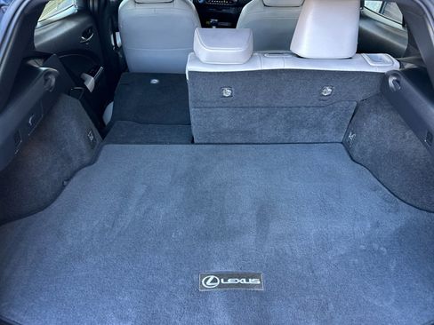 Used 2021 Lexus UX 250h image 16