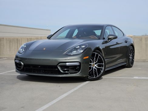 Certified 2023 Porsche Panamera GTS image 1