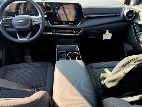Used 2025 Chevrolet Equinox LT image 12