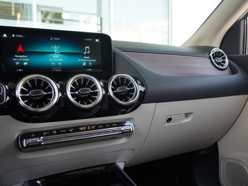 Certified 2022 Mercedes-Benz GLA 250 4MATIC image 19