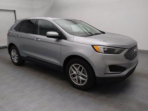 Used 2024 Ford Edge SEL image 11