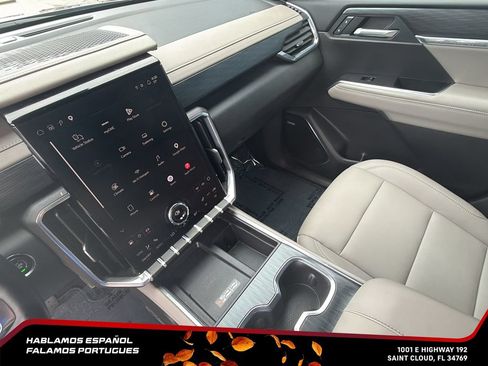 Certified 2026 GMC Acadia Elevation w/ Elevation Premium Package FWD image 21