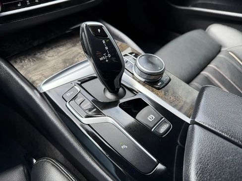 Used 2019 BMW 530i w/ Convenience Package RWD image 27