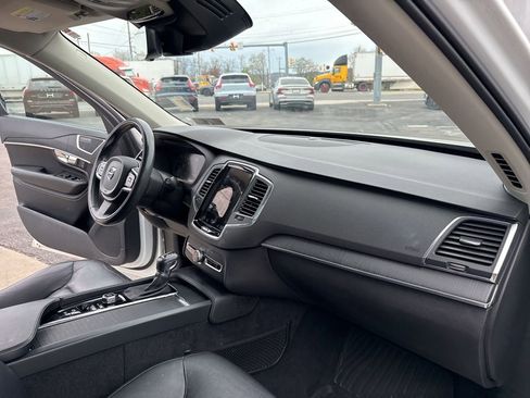 Used 2020 Volvo XC90 T5 Momentum w/ Protection Package Premier AWD/4WD image 31