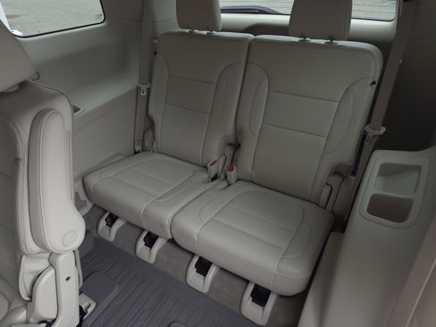 Used 2023 GMC Acadia Denali w/ Denali Ultimate Package image 34