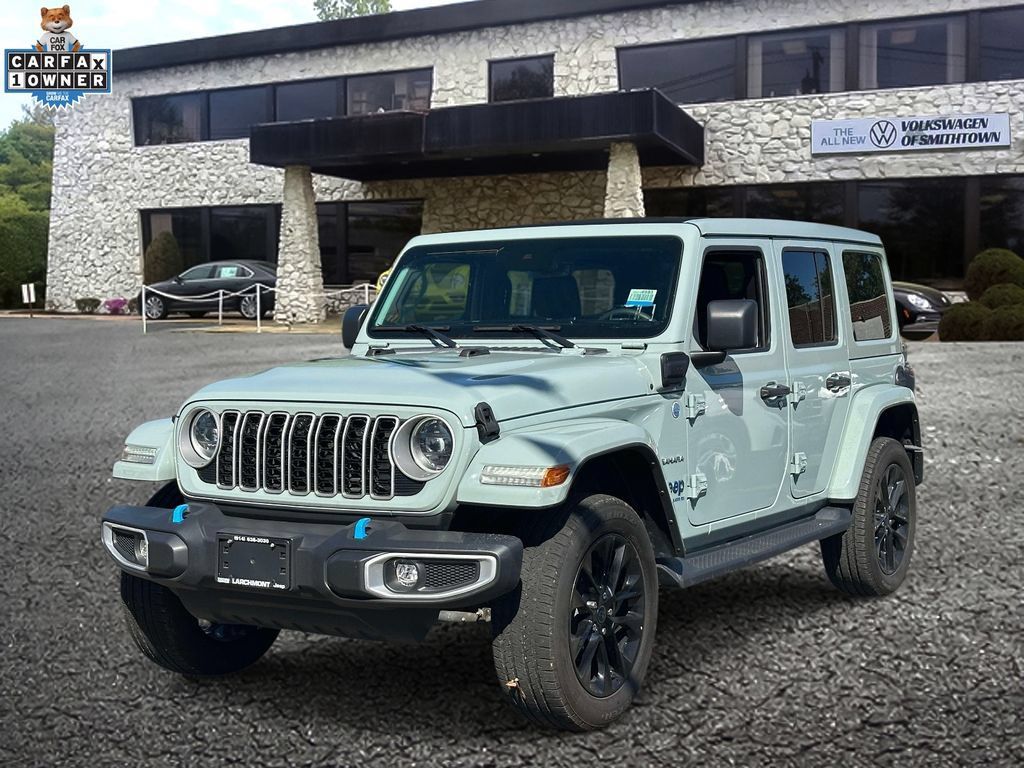 Used 2024 Jeep Wrangler Unlimited Sahara w/ Technology Group AWD/4WD image 2