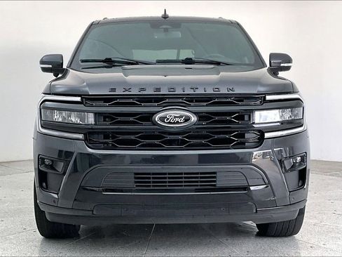 Used 2023 Ford Expedition Limited image 5