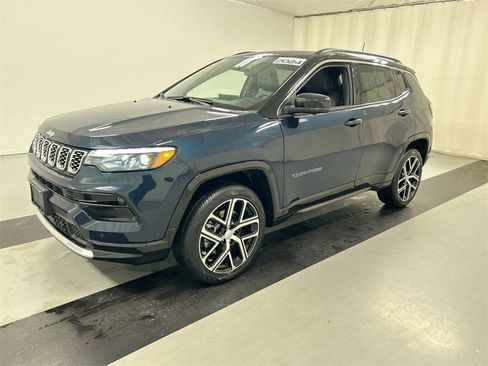 Used 2024 Jeep Compass Limited w/ Elite Group image 5