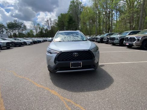 Certified 2023 Toyota Corolla Cross LE w/ Moonroof Package AWD/4WD image 3