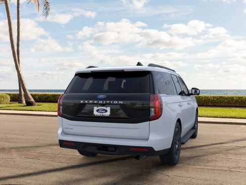 New 2026 Ford Expedition Active RWD image 8
