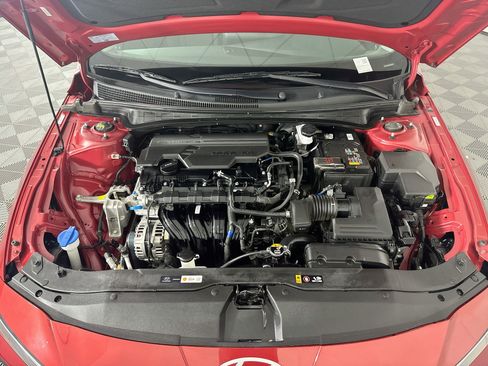 Used 2025 Hyundai Elantra Limited FWD image 34