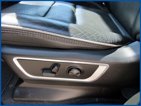 Used 2022 RAM 1500 Laramie AWD/4WD image 14