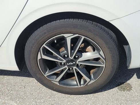 Certified 2023 Kia Forte LXS FWD image 6