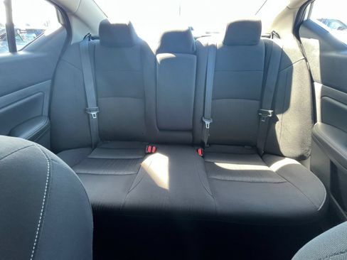Used 2025 Nissan Altima 2.5 SV FWD image 39