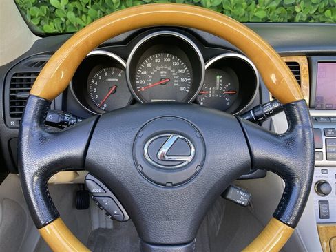 Used 2005 Lexus SC 430 Convertible RWD image 21