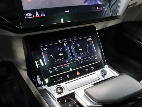 Used 2024 Audi Q8 e-tron Premium Plus w/ Premium Plus Package AWD/4WD image 22
