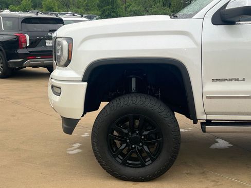 Used 2017 GMC Sierra 1500 Denali w/ Denali Ultimate Package image 9