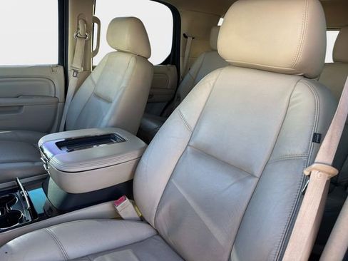 Used 2012 Cadillac Escalade Luxury image 20