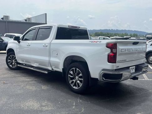 Used 2022 Chevrolet Silverado 1500 LT AWD/4WD image 6