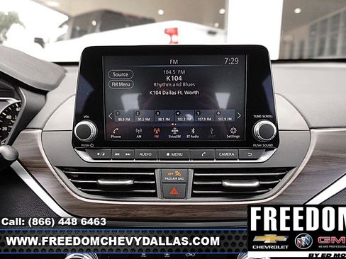 Used 2024 Nissan Altima 2.5 SV FWD image 5