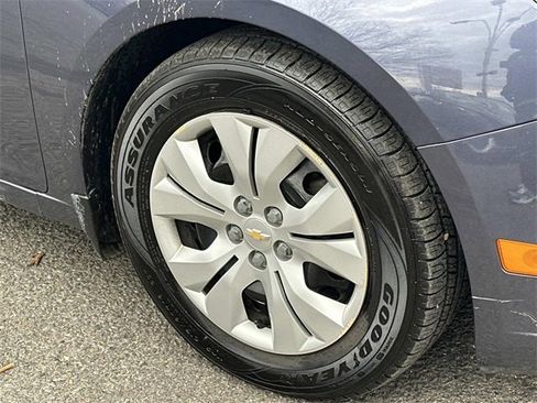 Used 2014 Chevrolet Cruze LS image 7