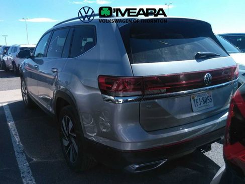 Used 2025 Volkswagen Atlas SE image 3
