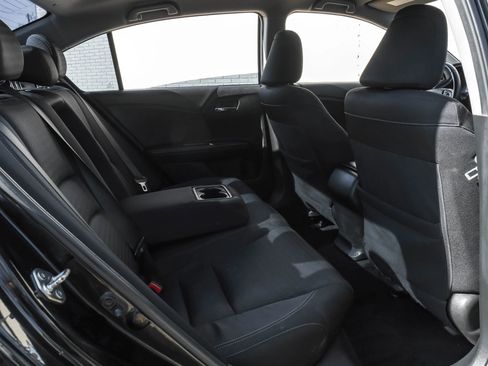 Used 2015 Honda Accord Sport image 31