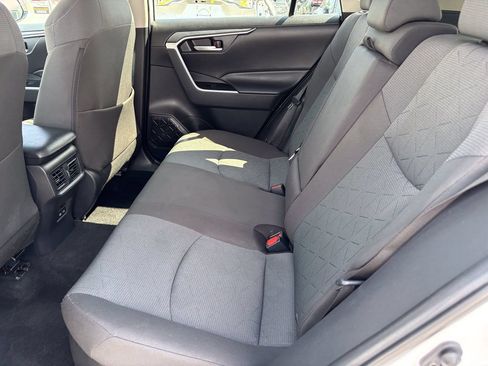 Used 2025 Toyota RAV4 XLE AWD/4WD image 45