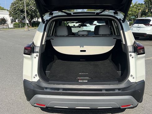 Certified 2023 Nissan Rogue SV w/ SV Premium B Package FWD image 15