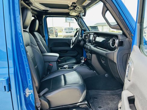 Used 2022 Jeep Wrangler Unlimited Sahara image 30