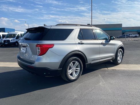 Used 2023 Ford Explorer XLT RWD image 18