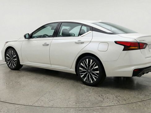Used 2025 Nissan Altima 2.5 SV FWD image 6
